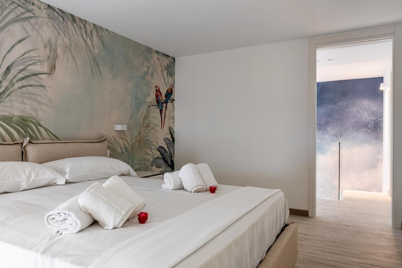 Solemar Sicilia - Palazzo Quaroni Apartment Палермо Екстериор снимка